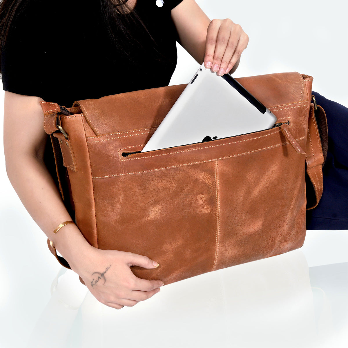 Javis Leather Messenger Bag - denverleathercraft