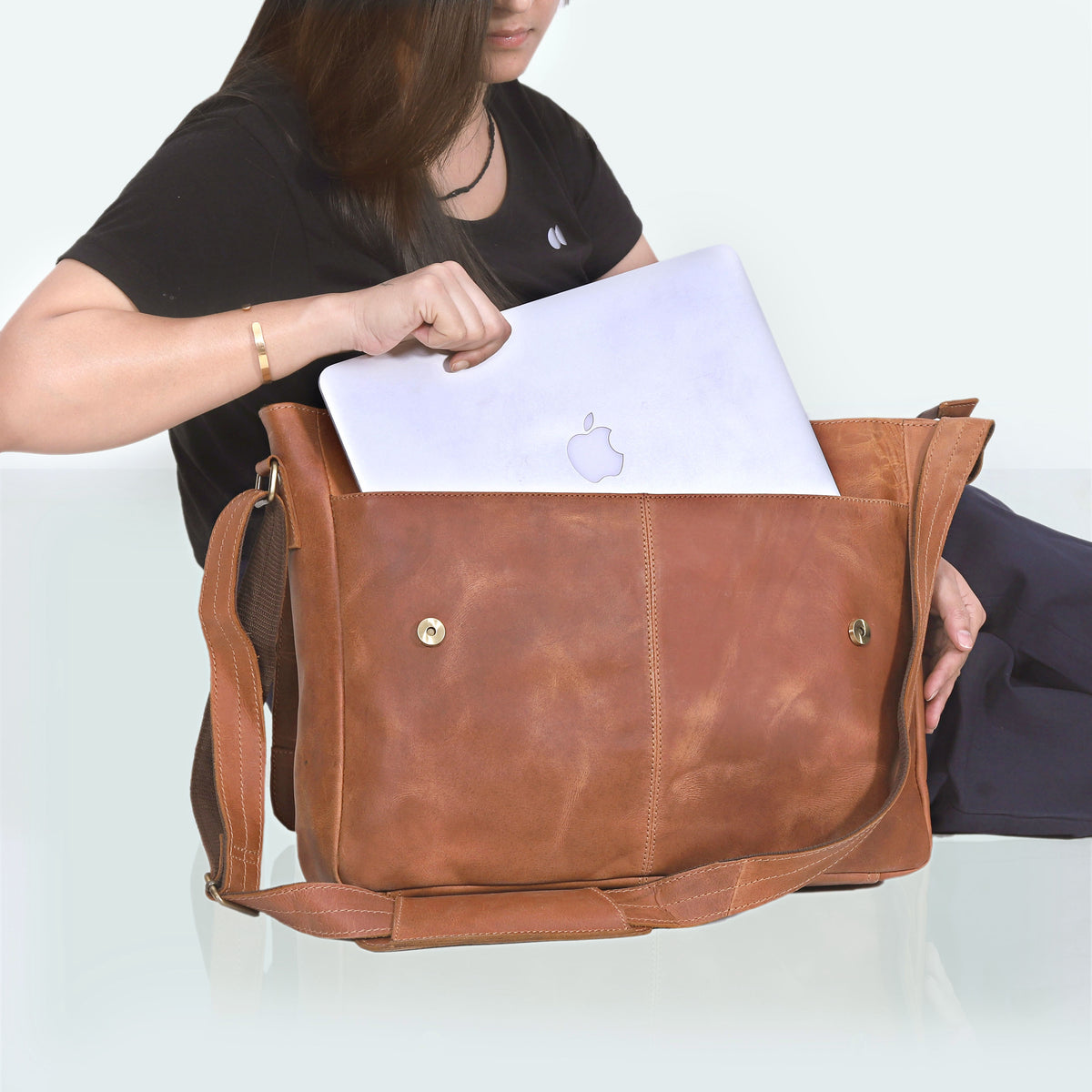 Javis Leather Messenger Bag - denverleathercraft