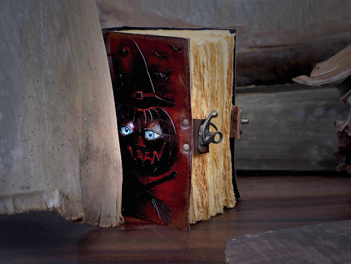 Buch der Zaubersprüche Lederjournal Büttenrandpapier Grimoire Gedrucktes Journal