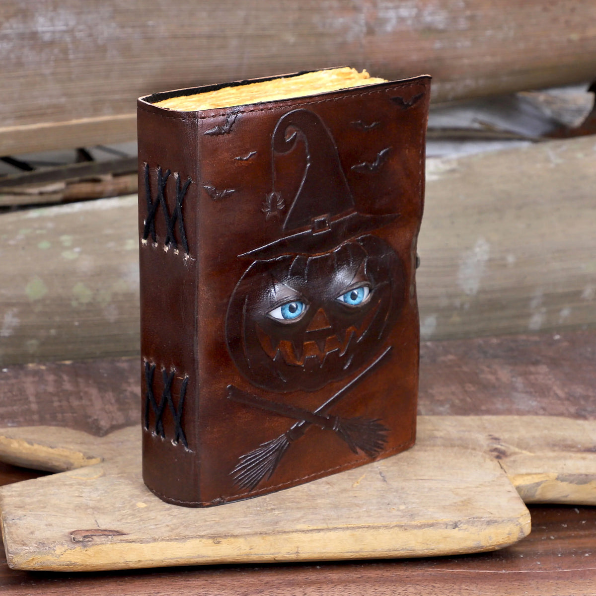 Buch der Zaubersprüche Lederjournal Büttenrandpapier Grimoire Gedrucktes Journal