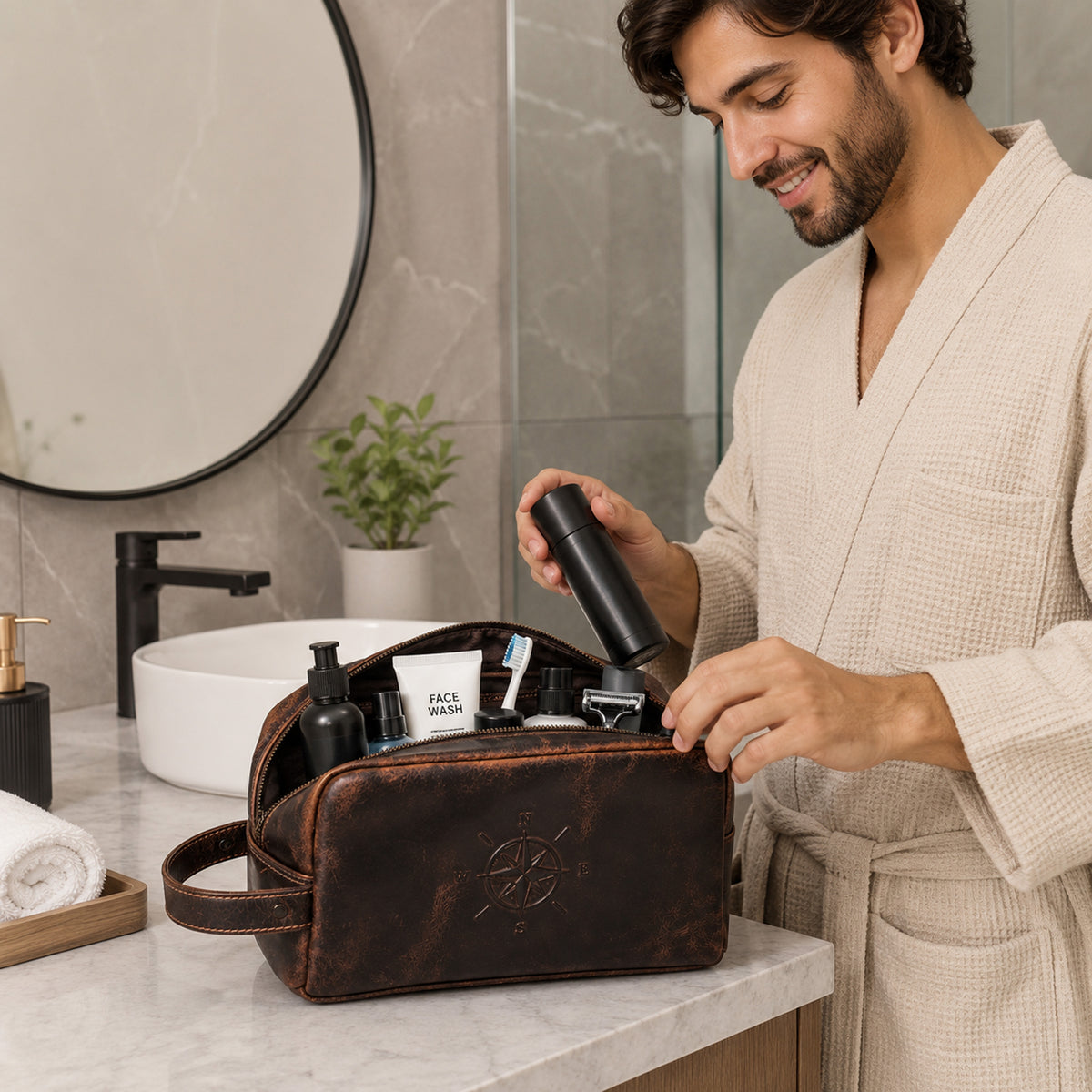 COMPASS PREMIUM LEATHER TOILETRY DOPP KIT