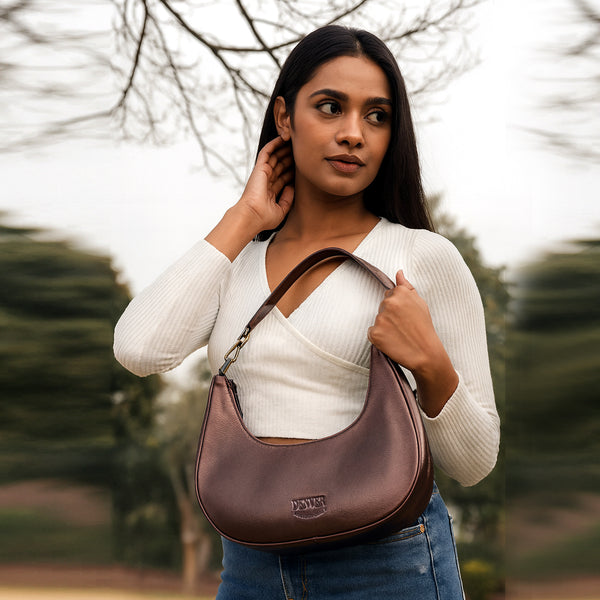 HALF MOON LEATHER PURSE - CHOCO BROWN