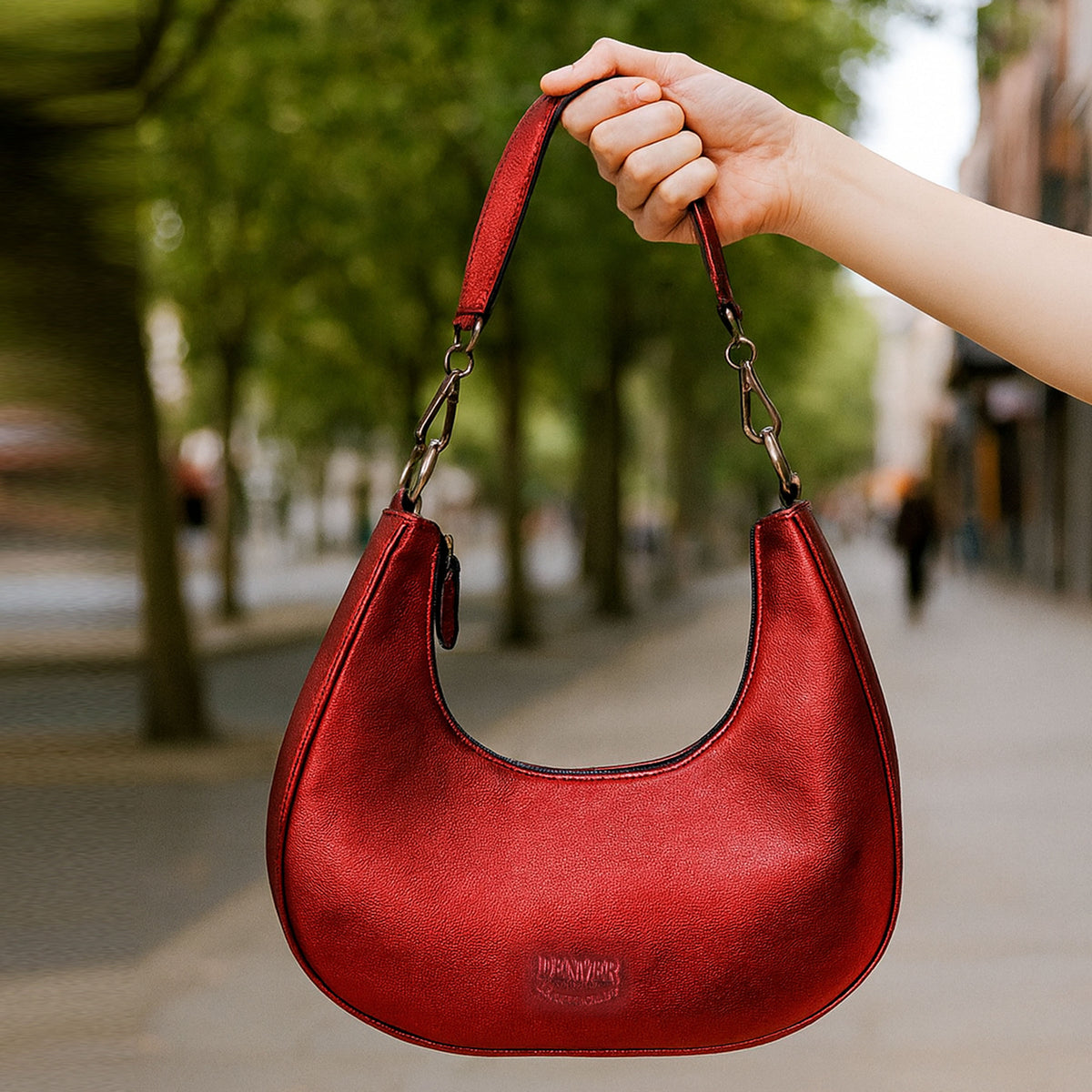 HALF MOON LEATHER PURSE - CARMINE RED