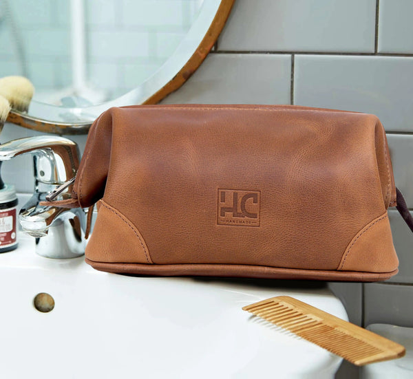 PREMIUM LEATHER TOILETRY DOPP KIT