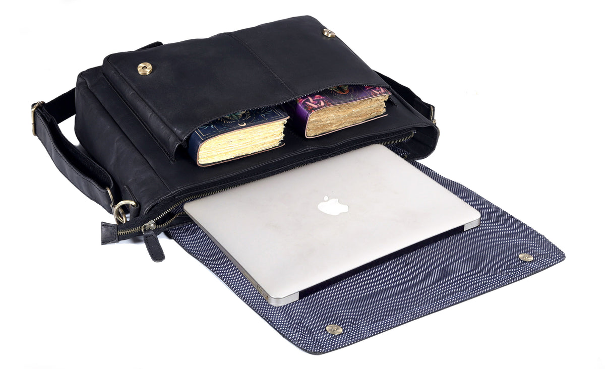 JAVIS UNISEX LEATHER MESSENGER BAG - Black