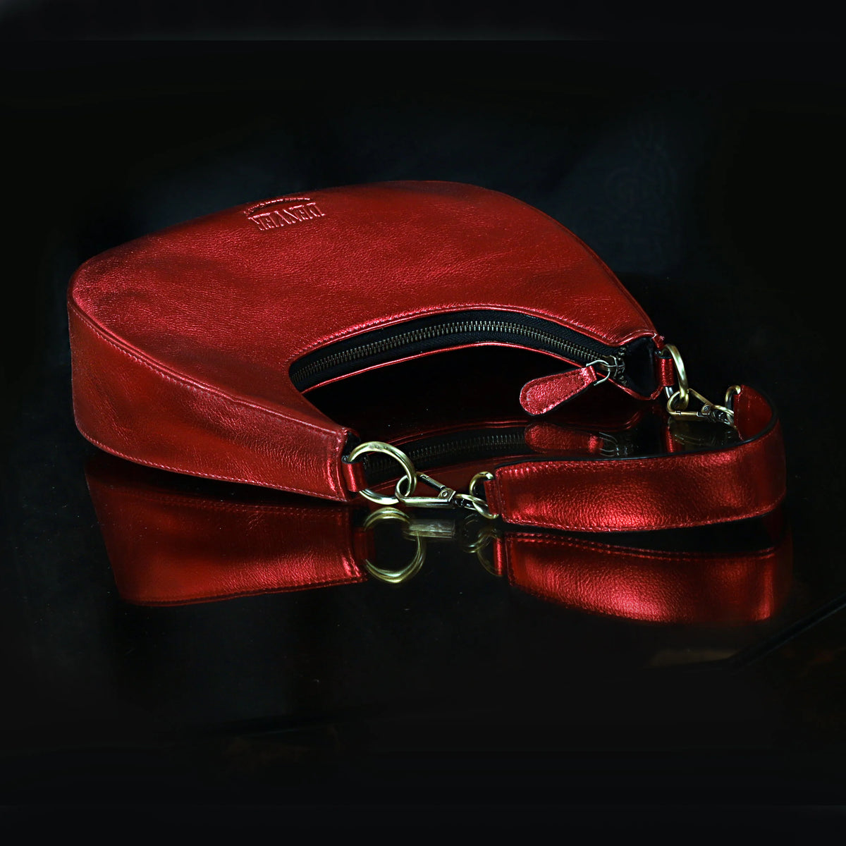 HALF MOON LEATHER PURSE